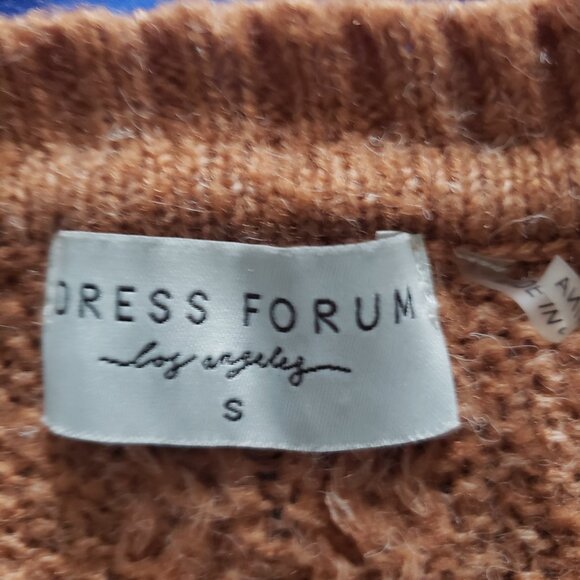 Dress Forum Los Angeles Cable Knit Cardigan Size S Button Up Light Demure SOFT - Picture 3 of 8